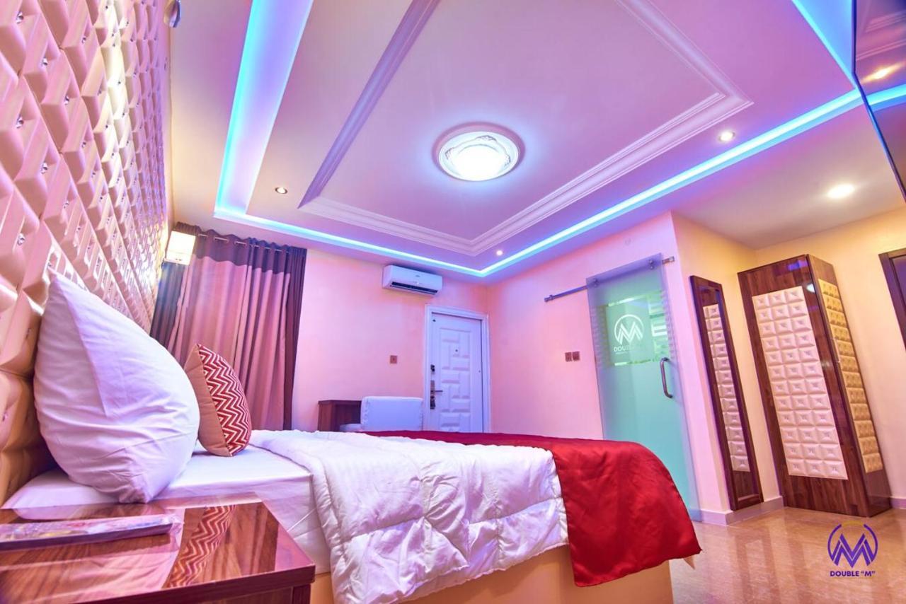 Double M Exquisite Suites And Lounge Lekki Ogombo Экстерьер фото