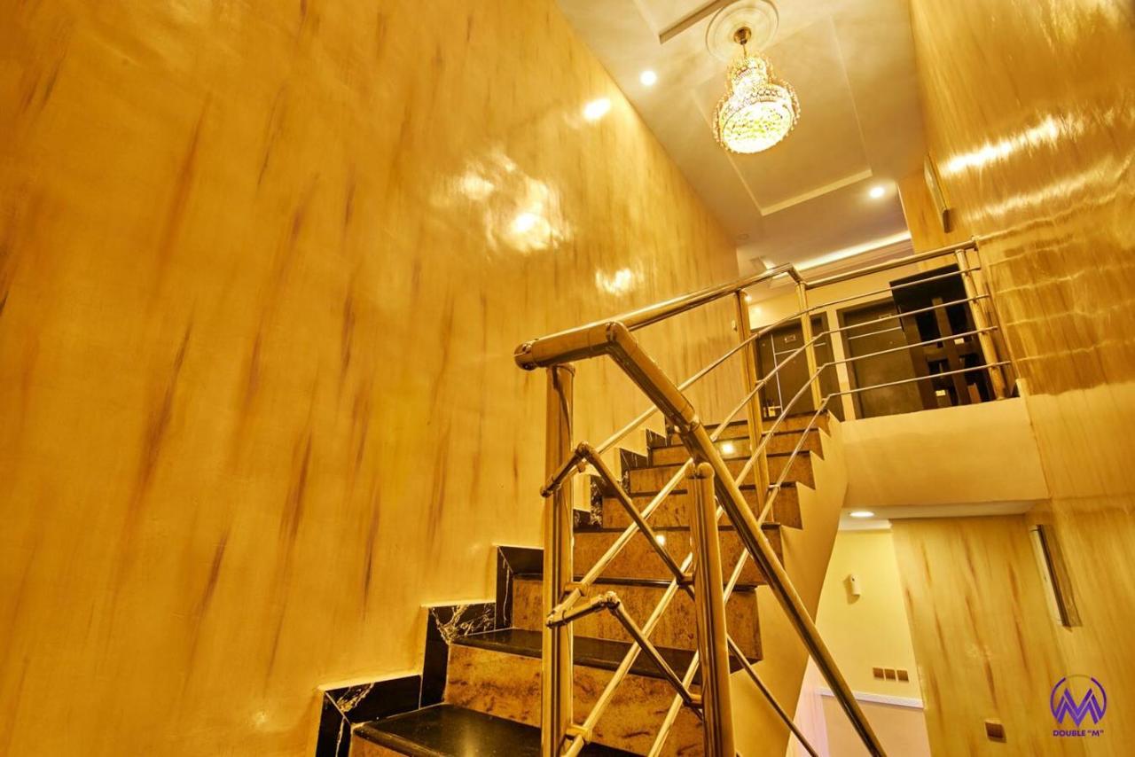 Double M Exquisite Suites And Lounge Lekki Ogombo Экстерьер фото