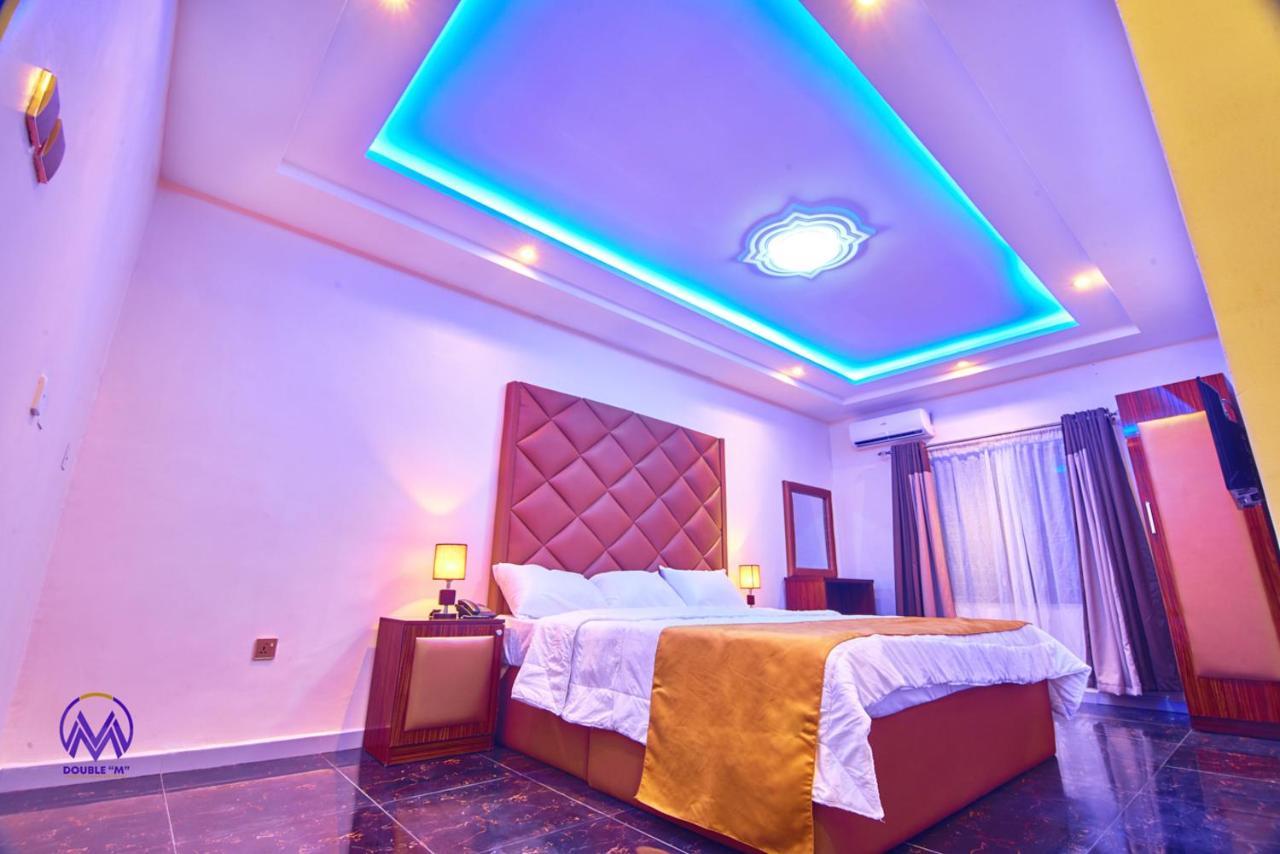 Double M Exquisite Suites And Lounge Lekki Ogombo Экстерьер фото