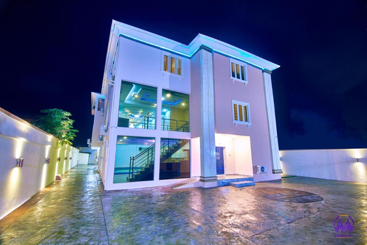 Double M Exquisite Suites And Lounge Lekki Ogombo Экстерьер фото
