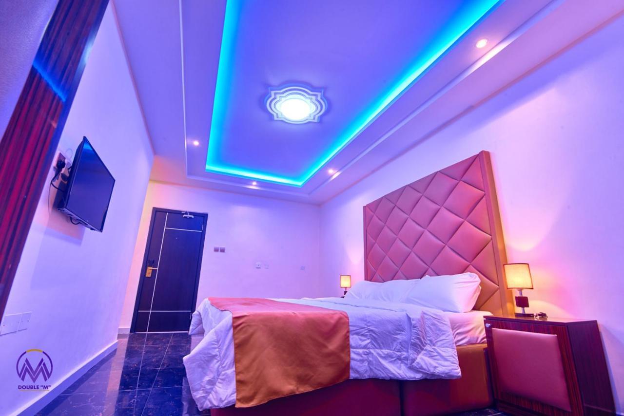 Double M Exquisite Suites And Lounge Lekki Ogombo Экстерьер фото