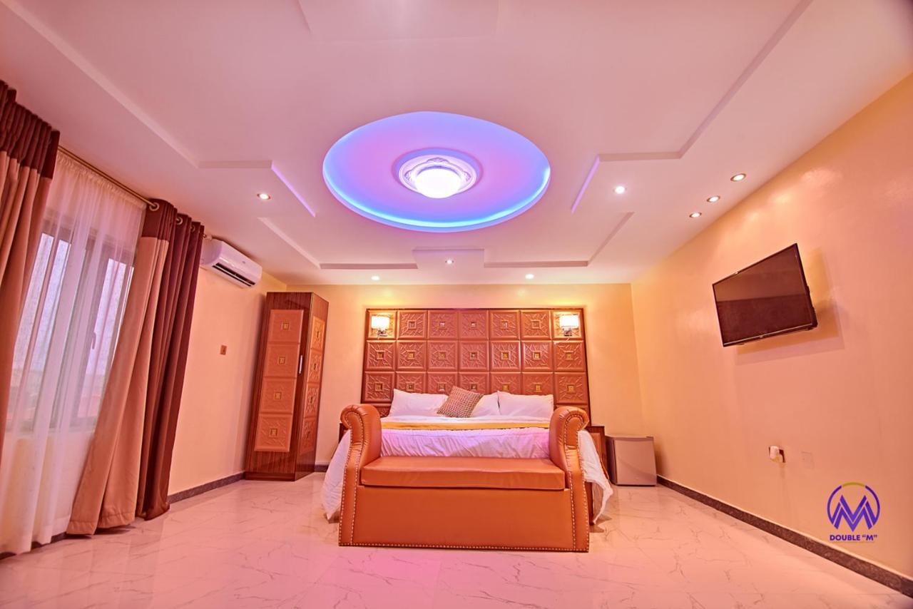 Double M Exquisite Suites And Lounge Lekki Ogombo Экстерьер фото