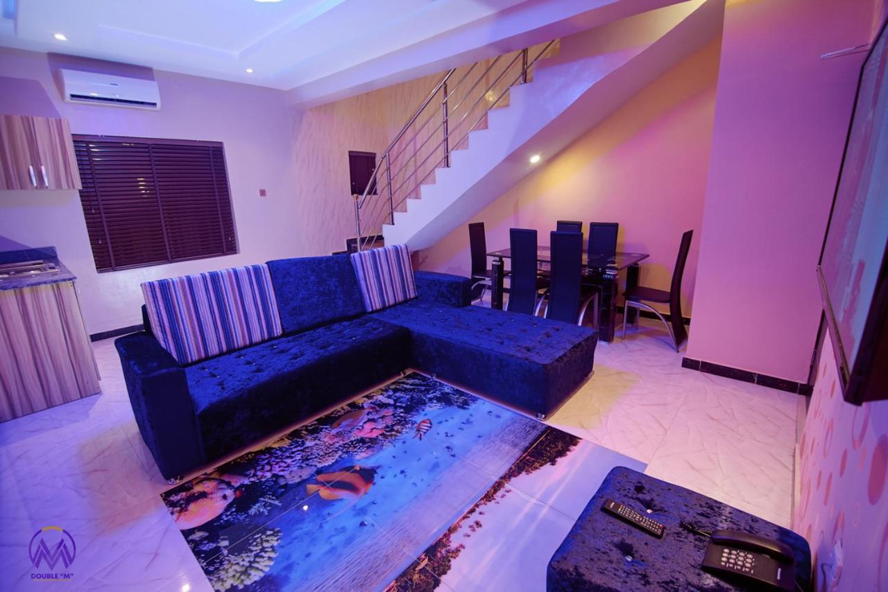 Double M Exquisite Suites And Lounge Lekki Ogombo Экстерьер фото