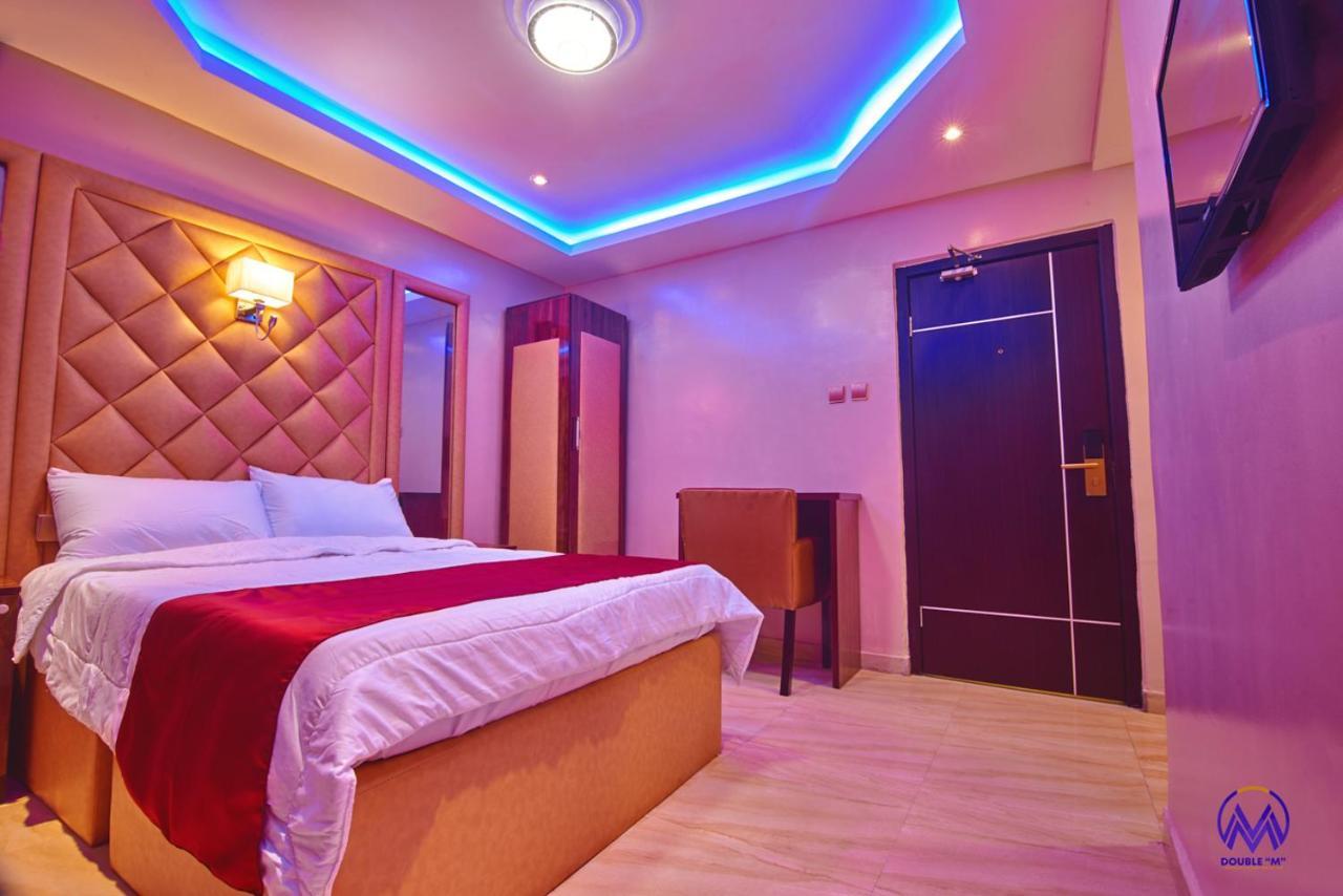 Double M Exquisite Suites And Lounge Lekki Ogombo Экстерьер фото
