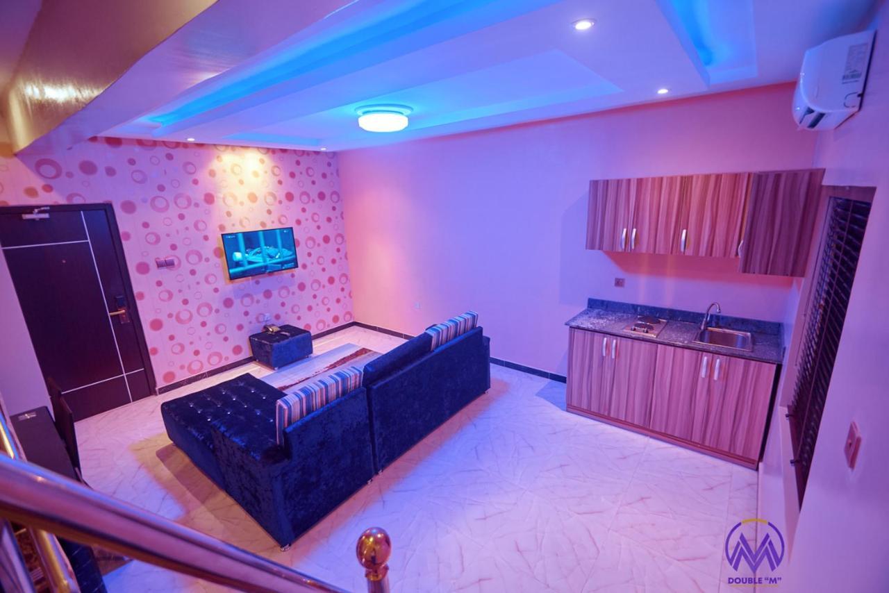 Double M Exquisite Suites And Lounge Lekki Ogombo Экстерьер фото