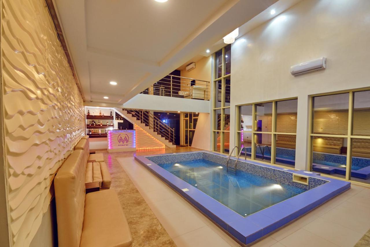 Double M Exquisite Suites And Lounge Lekki Ogombo Экстерьер фото