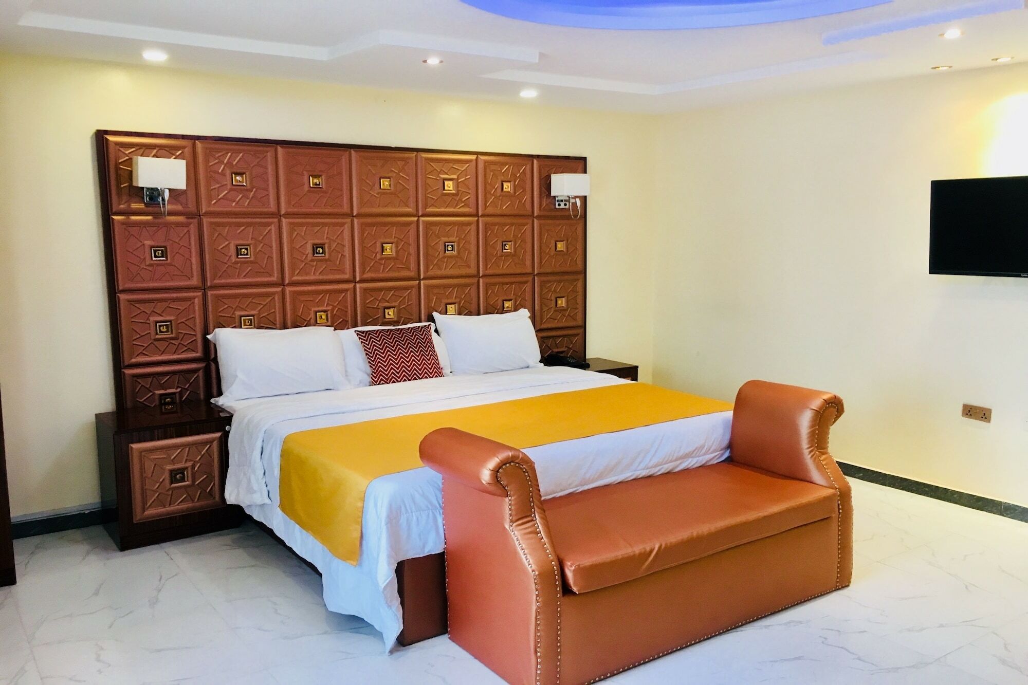 Double M Exquisite Suites And Lounge Lekki Ogombo Экстерьер фото